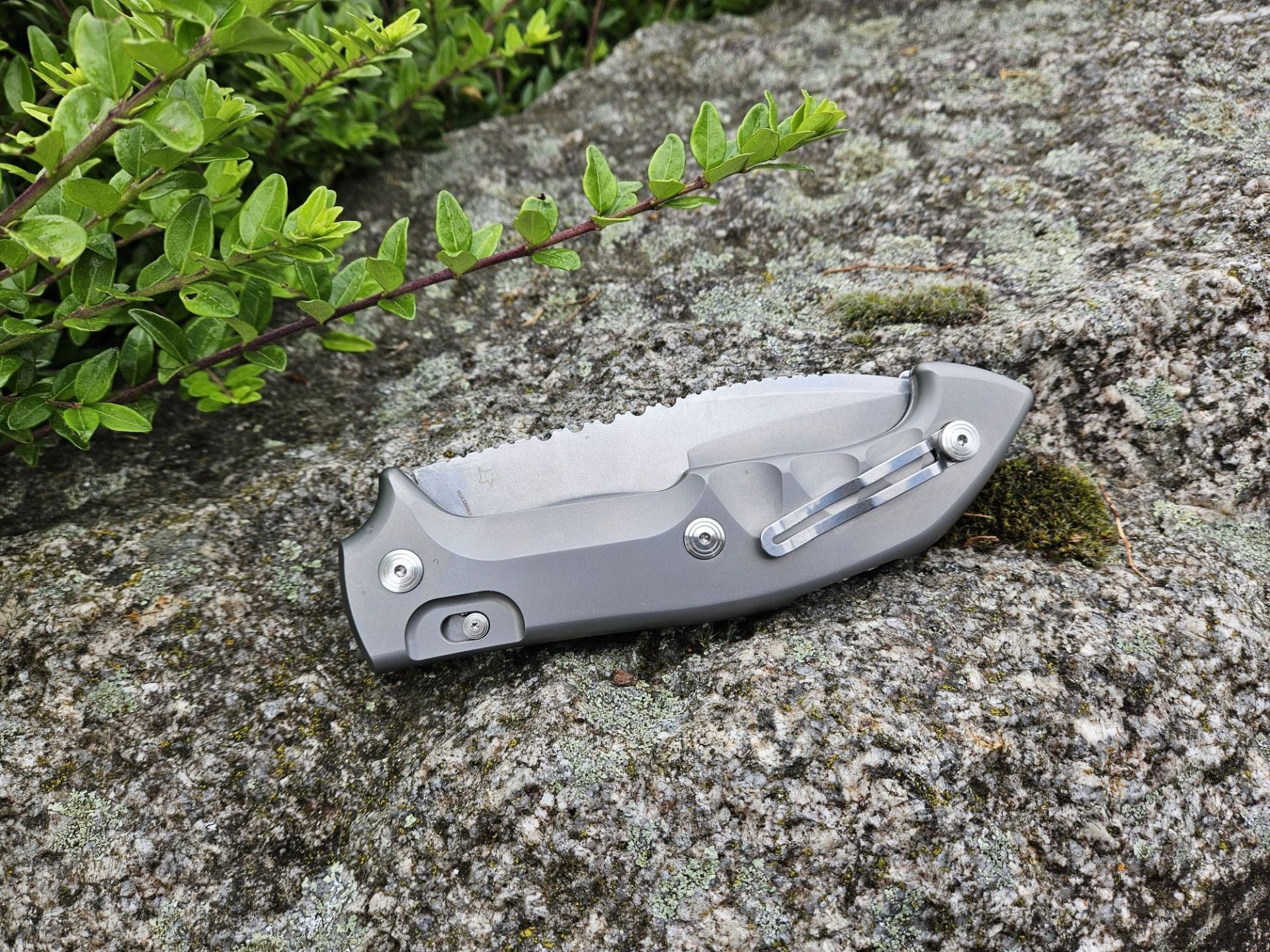Midgards Knife - Titan Tracker